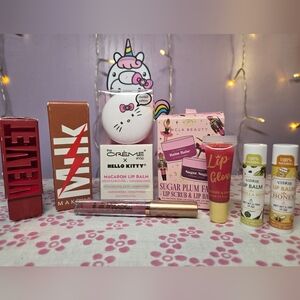 8 Piece Lippie Set -Lipstick, Lip Scrub, Lip Balm